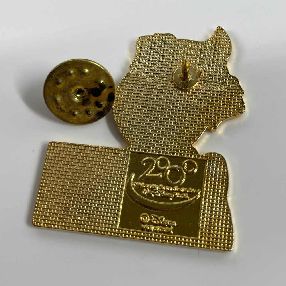 Disney Honey I Shrunk the Audience Pin Quark Dog Epcot Vintage 2000 Gold Enamel - Picture 4 of 6